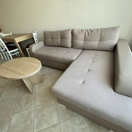 Apartment Eli3 *